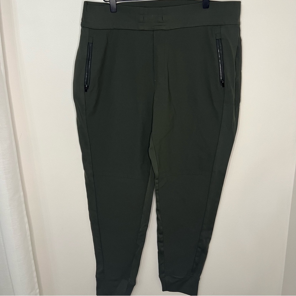 Athleta Headlands Hybrid Trek Jogger Green Women's Size 16 Casual Hiking - Picture 2 of 6